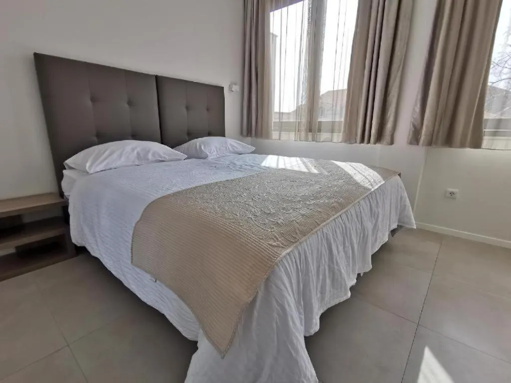 Pino Luxury Rooms And Apartment Split Guest house
