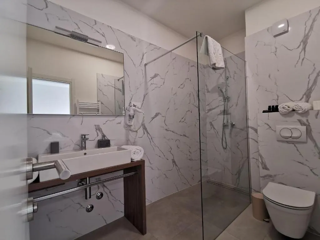 Pino Luxury Rooms And Apartment Split