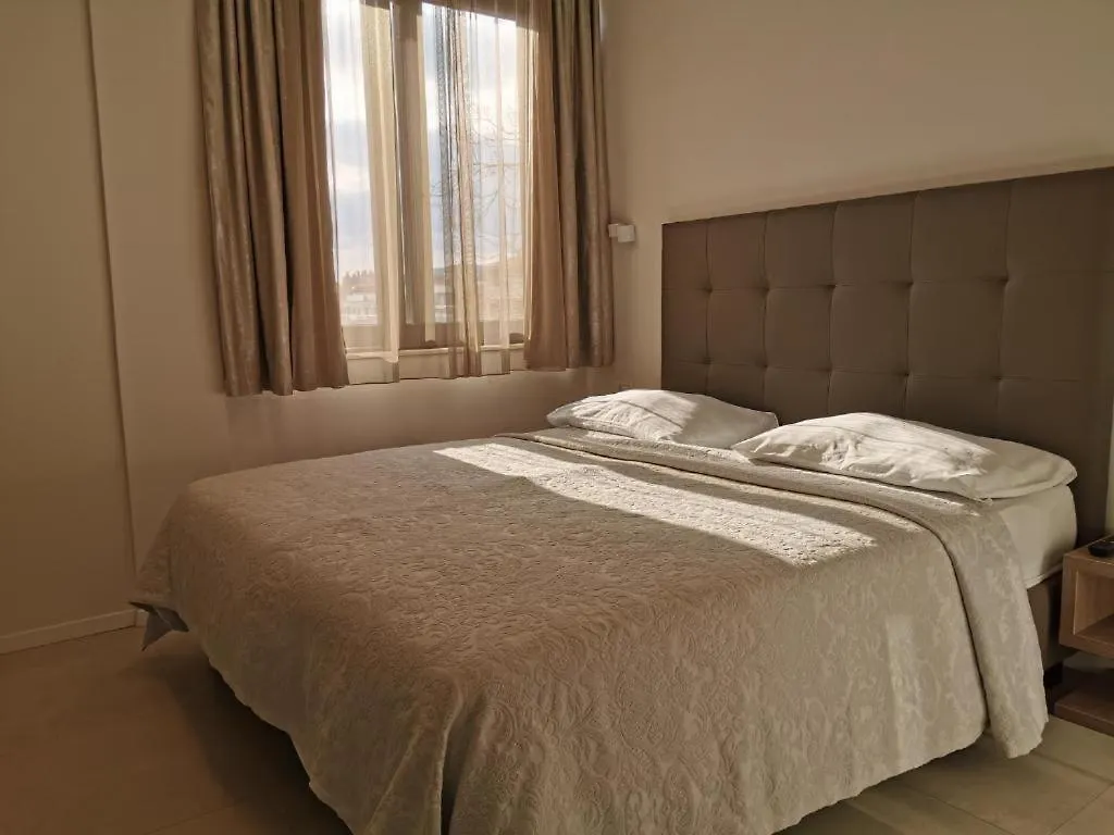 Guest house Pino Luxury Rooms And Apartment Split