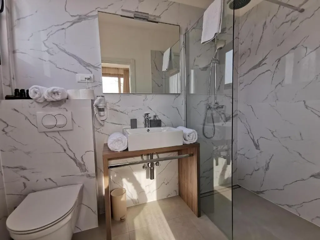 Guest house Pino Luxury Rooms And Apartment Split