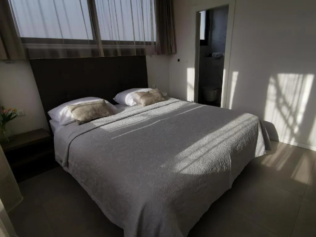 Pino Luxury Rooms And Apartment Split Guest house