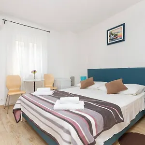 Guest house Peruzovic 2, Split