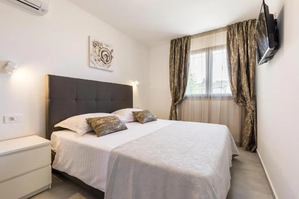 Pino Luxury Rooms And Apartment Split